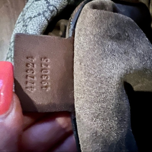 Gucci : Chain Hobo GG Coated Canvas - Picture 9 of 11